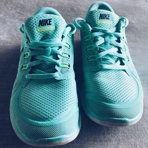 Nike free 5.0 sz. 7!!!